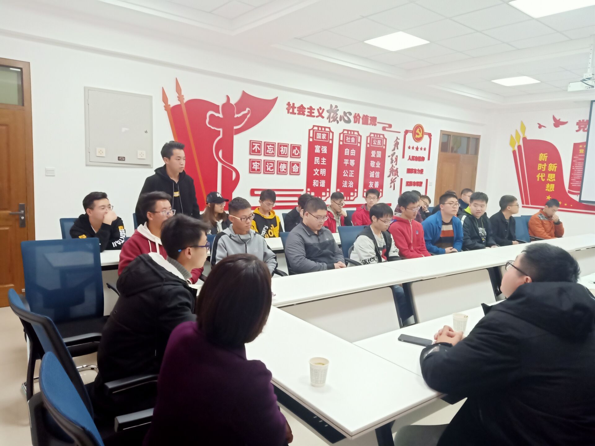 ffa54319d33843a985f66f3dd9e3d95f.jpg ffa54319d33843a985f66f3dd9e3d95f.jpg