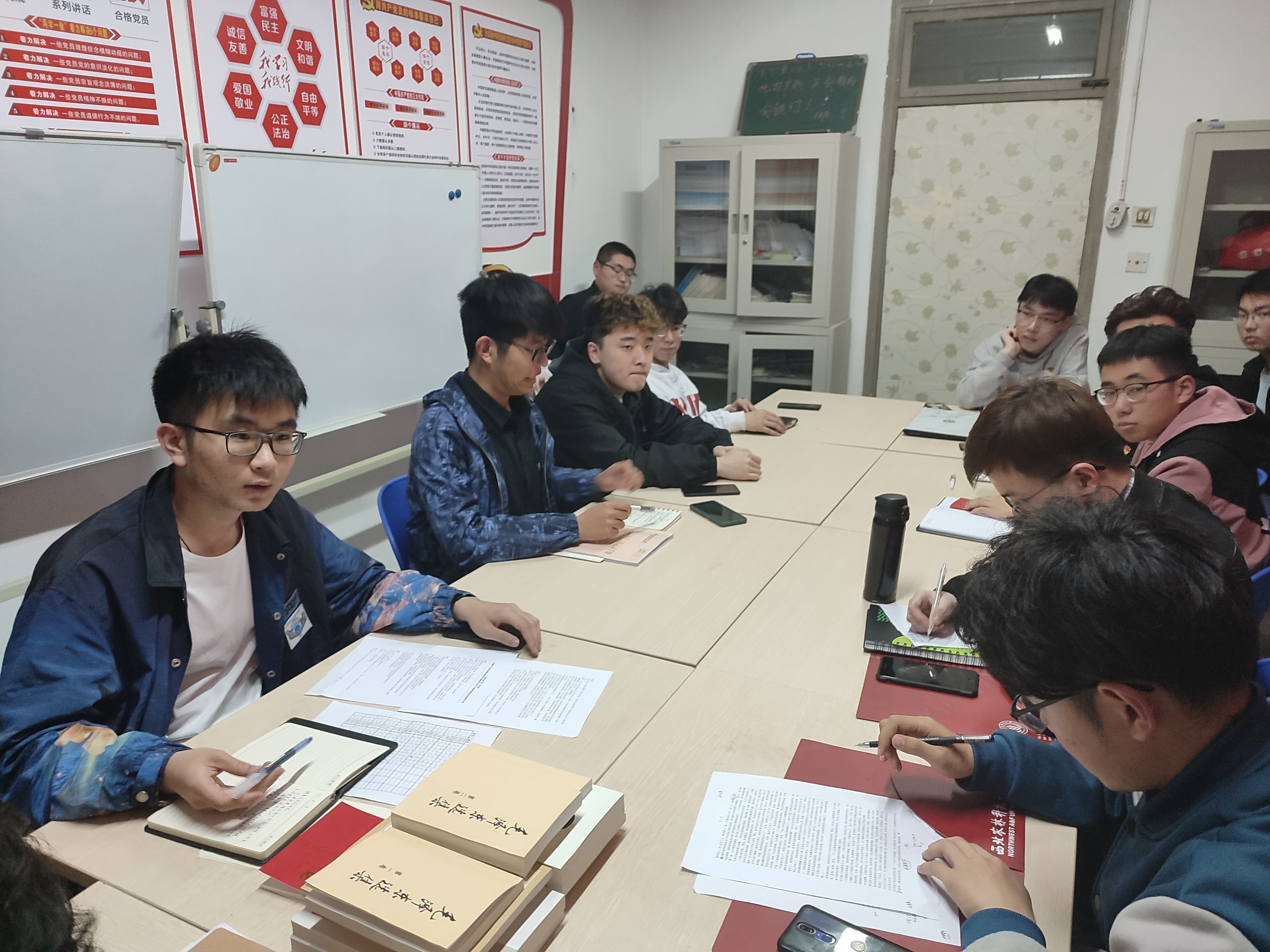 2130c26bee8c4bdda2debcd75d43a6bd.jpg 2130c26bee8c4bdda2debcd75d43a6bd.jpg